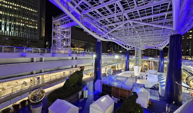 버스터미날과 상업시설이 입점한 복합시설 '오아시스21'  / JAPAN NOW