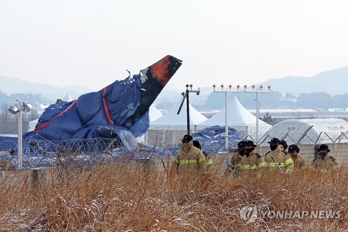 참사 희생자 수색 3일 더…18일 합동추모제