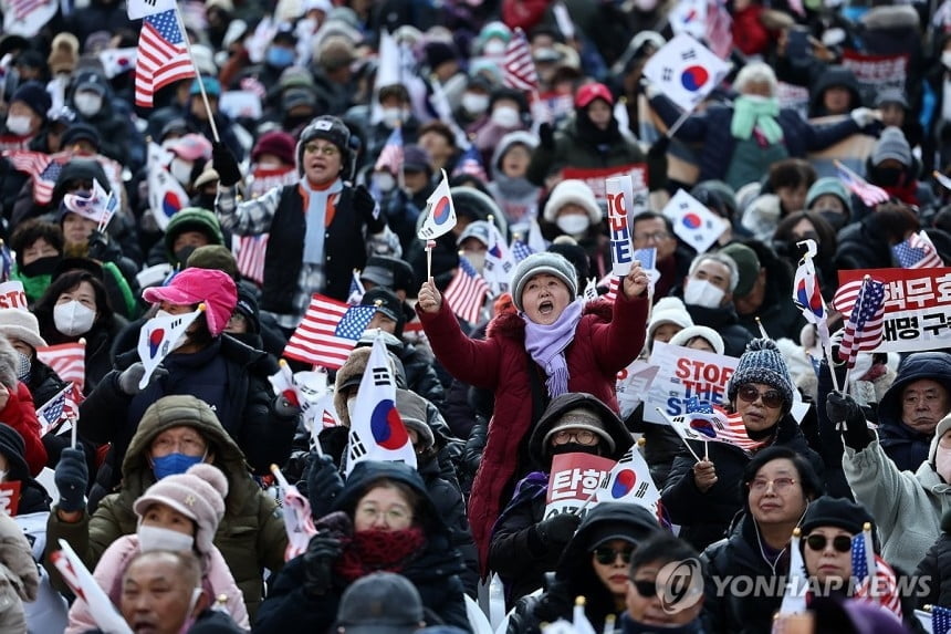 주말 광화문·한남동 대규모 집회...찬반 신경전도