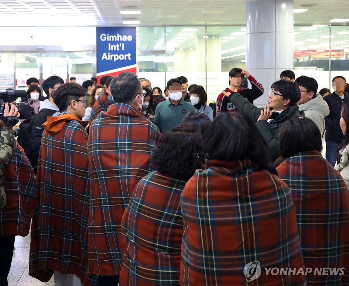 "상공에서 불 날뻔"...연기 자욱 '아수라장'