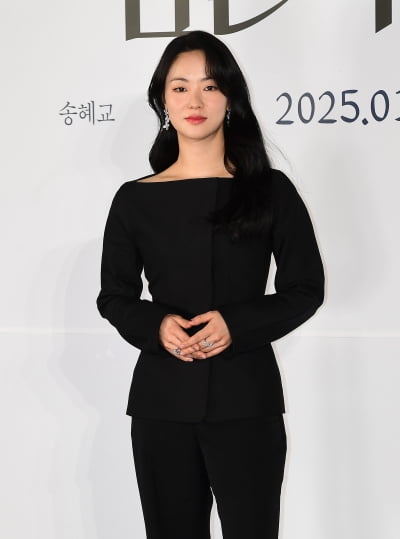 '하얼빈→검은 수녀들' 전여빈, 연말연시 쉴 틈 없네