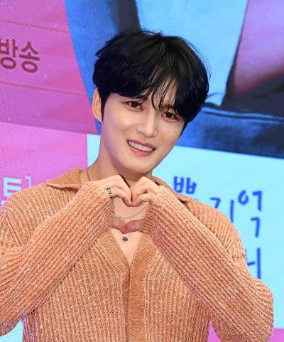 김재중, 60억 대저택 이어 값비싼 선물 했다…"세상에, 이런 아들이 어디 있어"('편스토랑')