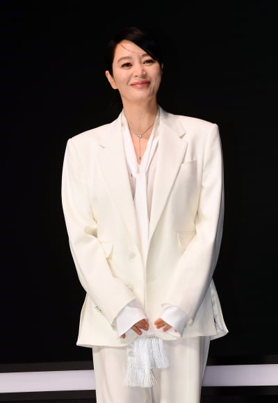 Kim Hye-soo Praises Chemistry with Co-stars Jung Sung-il and Joo Jong-hyuk in Disney+ Series 'Trigger'