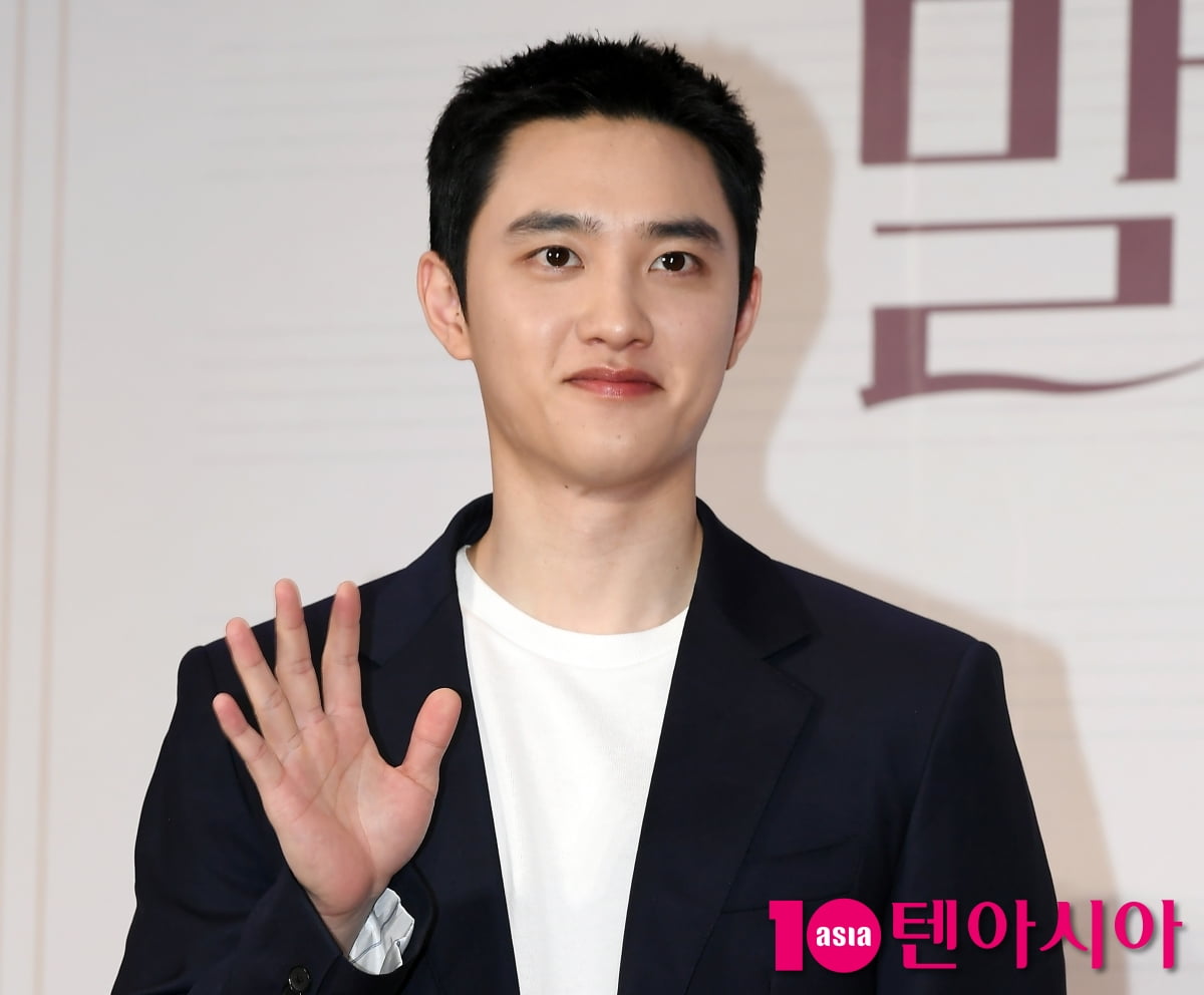 도경수, 훈훈한 비주얼...극장을 밝히는 외모[TEN포토+]