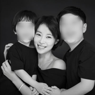 황정음과 똑 닮았네…이혼 후 단란한 세 가족 사진 공개 "사랑해 왕시기 강시기"