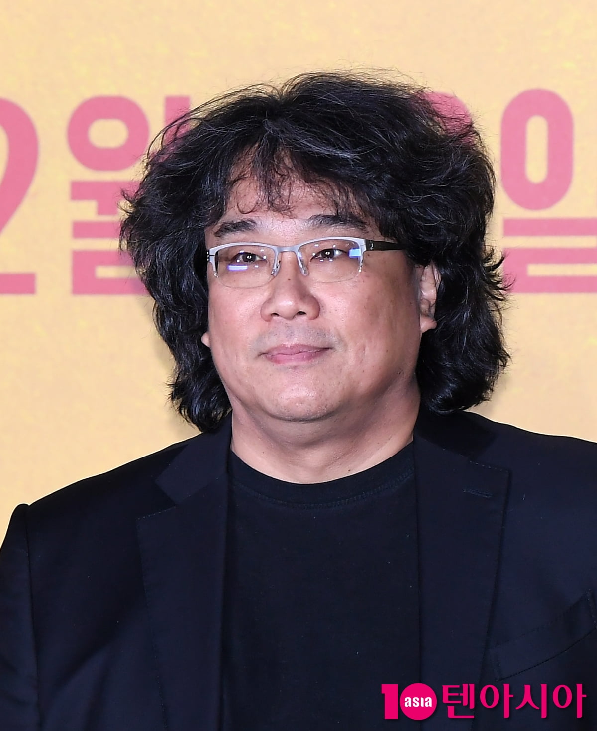 '미키 17' 봉준호 감독, 기생충 이후 6년만에 컴백...가까운 미래 다룬 인간적인 영화[TEN포토+]