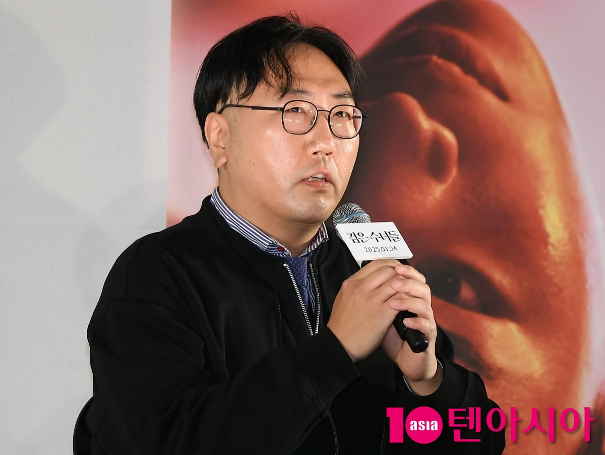 '검은 수녀들' 권혁재 감독, 검은사제들과의 차이점...배우들의 팽팽한 모습을 담으려고 했다[TEN포토]