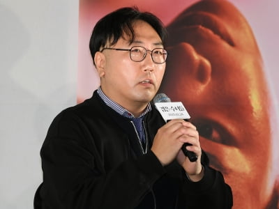 '검은 수녀들' 권혁재 감독, 검은사제들과의 차이점...배우들의 팽팽한 모습을 담으려고 했다[TEN포토]