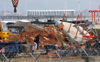 무안공항, 보강공사 때 둔덕 30㎝ 더 높여…국토부 "전국 전수조사"