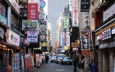 "사람들이 술을 안 마셔요"…뜻밖의 상황에 개미들 '비명' [종목+]