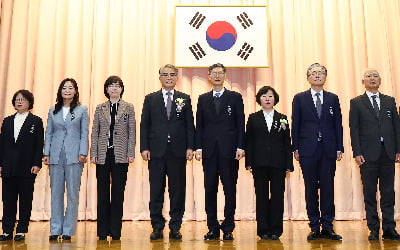 [속보] 카지노 슬롯머신 규칙 "6일 '8인 체제' 첫 회의…尹측 오전에 답변서 제출"