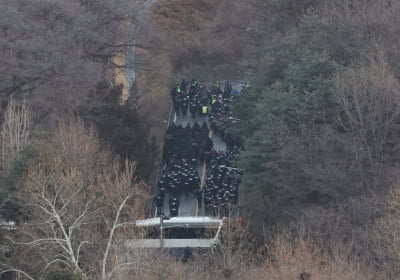 [속보] 공수처·경찰, 무료 슬롯 사이트 저지선 초소 진입…영장 집행 협의