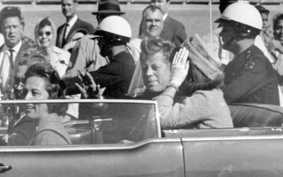 "JFK 암살 관련 기밀자료 공개하라"…트럼프 명령에 '술렁'