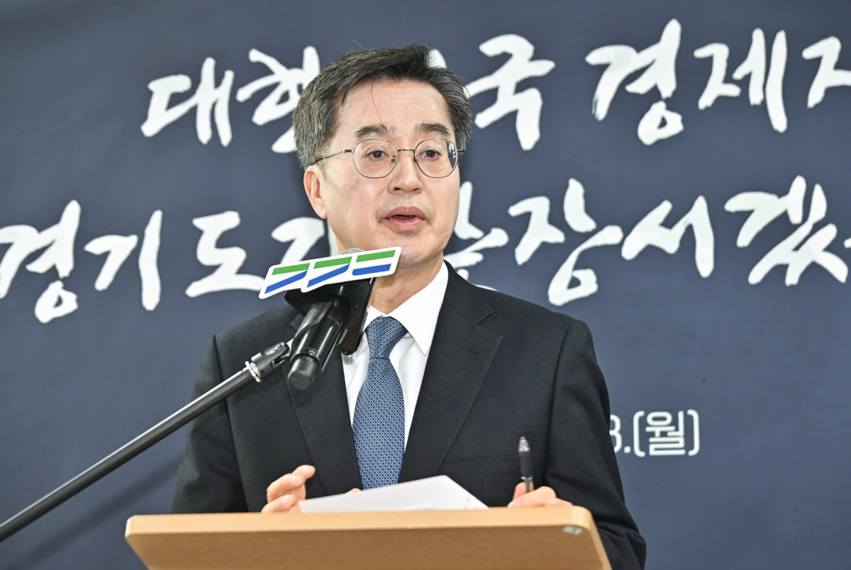 김동연 경기도지사가 지난 13일 경기 수원시 팔달구의 한 음식점에서 신년기자감담회를 하고 있다/ 사진=뉴스1