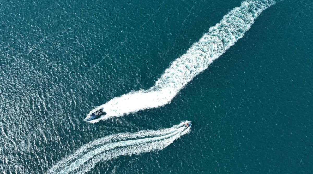 에볼루션 카지노 사이트의 무인수상정 해령(Sea GHOST)이 실해역에서 장애물 회피 성능검증을 진행하는 모습./사진=에볼루션 카지노 사이트