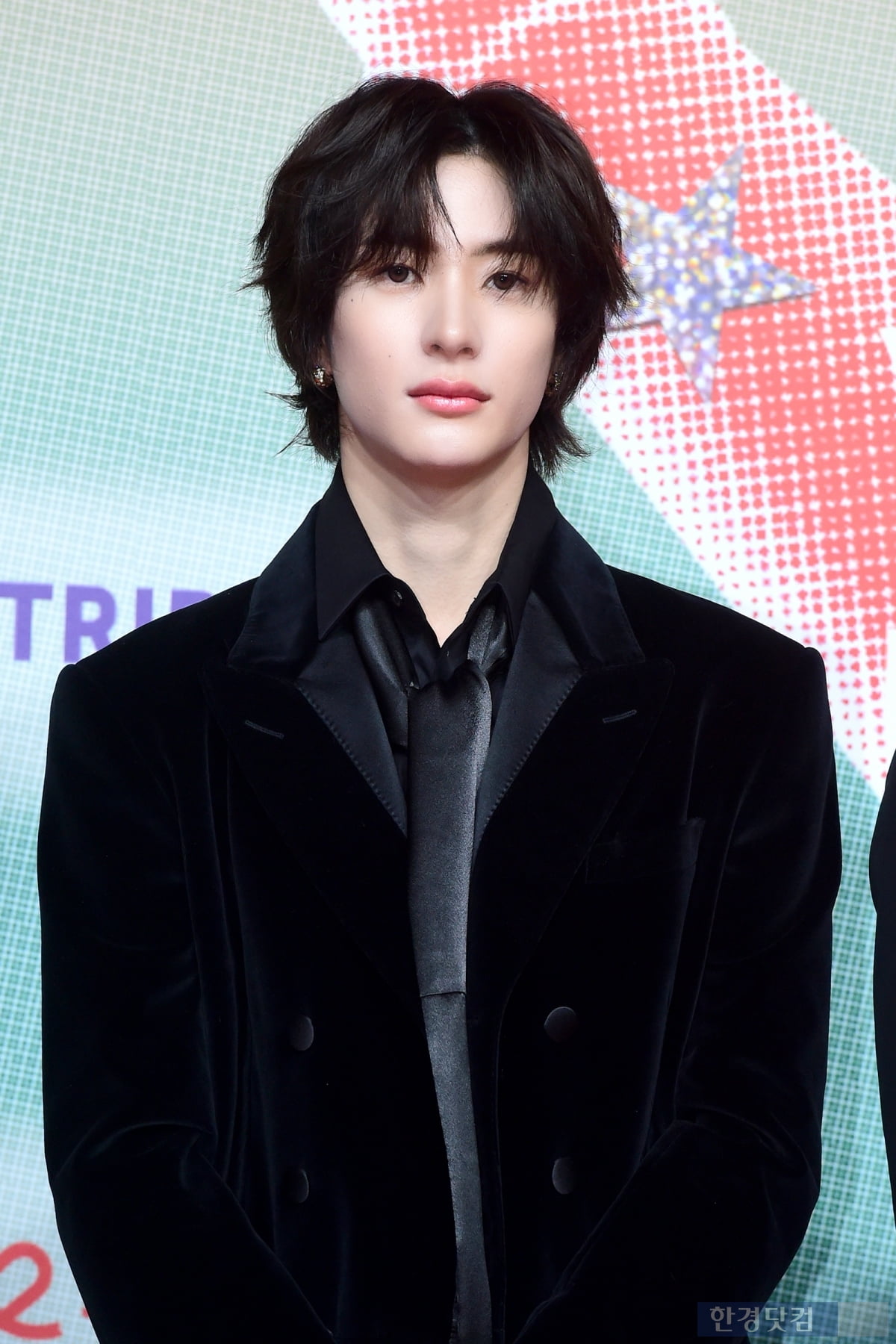 라토토사이트 주인공, 눈 뗄 수 없는 화려한 비주얼… '브리즈 심쿵' [입덕도우미]
