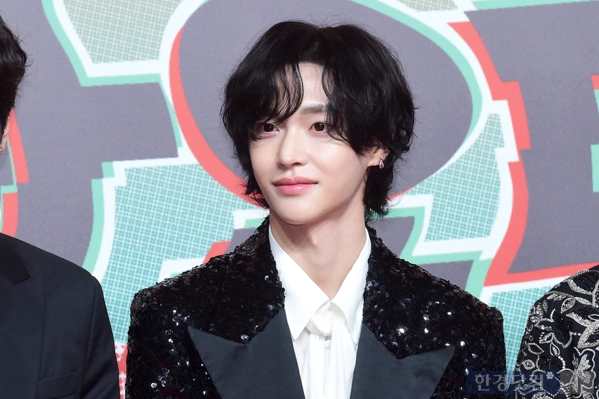 라토토사이트 주인공, 눈 뗄 수 없는 화려한 비주얼… '브리즈 심쿵' [입덕도우미]