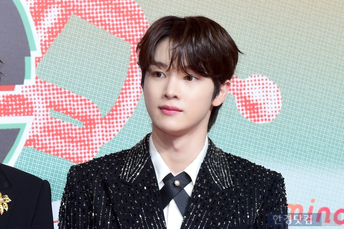 라토토사이트 주인공, 눈 뗄 수 없는 화려한 비주얼… '브리즈 심쿵' [입덕도우미]