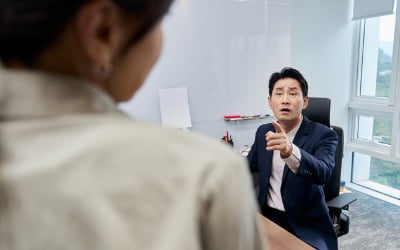 "나 빼고 다 가해자"…동료 30명 무차별 고소한 공기업 직원 [곽용희의 인사노무노트]