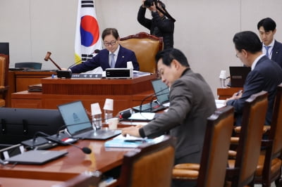 '이사 충실의무 주주로 확대' 상법 개정안, 법사위 소위 통과