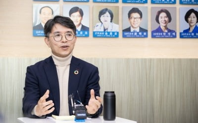 환경부 장관 "전기차 구매보조금, 세액 공제로 전환 고민할 때"