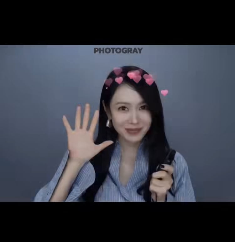반달 눈웃음 여전하네…‘현빈♥‘ 손예진, 40대 중반에 또 리즈