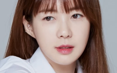 이요원, 8년 만의 스크린 복귀…'귀신들' 출연