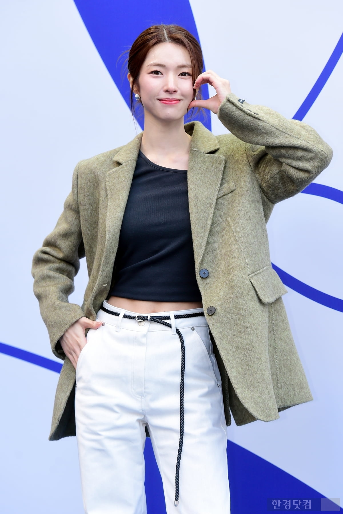 [포토] 하영, '예쁜 볼하트~'