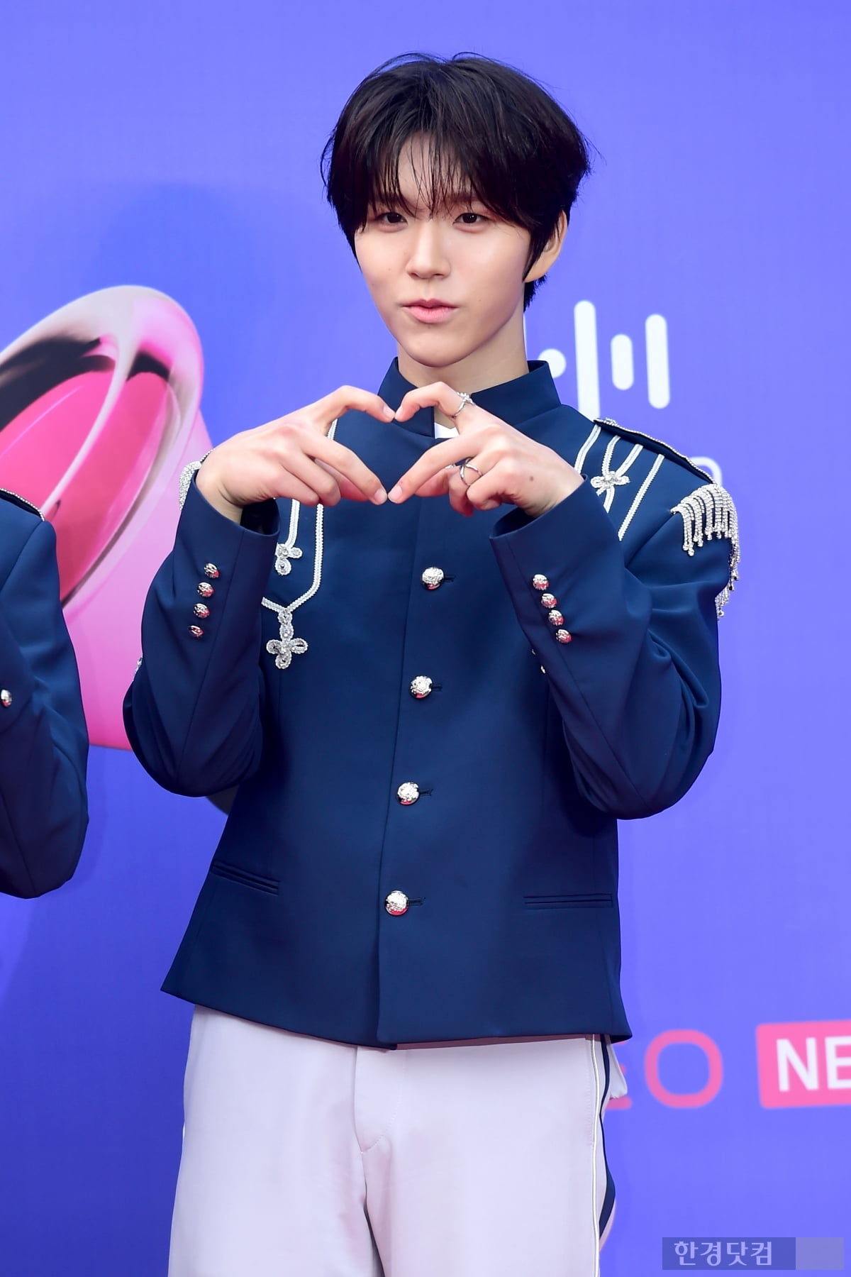 [포토] 토토사이트 bts 위시 재희, '멋지게 하트~'
