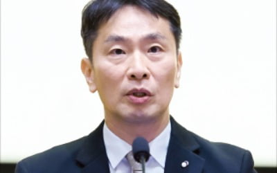 이복현 "석유화학 기업 여신 선제적 관리…재무구조 개선 유도"