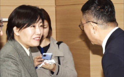 식품값 줄줄이 뛰자 '군기 잡기' 나선 정부