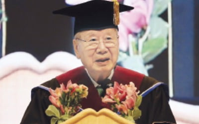 이중근 부영 회장, KAIST 명예박사 학위 받아