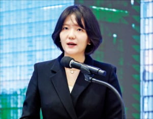 최수연 "글로벌 경쟁서 뒤처질 판…카지노 바카라 산업 규제 개선해 달라"