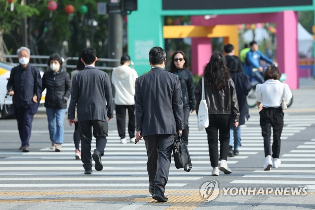 이 악문 직장인들...70% "올해 이직하겠다"