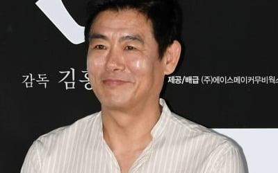 [종합] '57세' 성동일, 결국 폭발했다…3시간 넘게 지하에 갇혀, 제작진에 분노 ('샬라샬라')