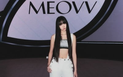 MEOVV's Suin Takes on Special MC Role on 'M Countdown'