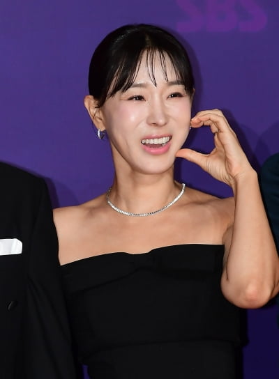 [종합] '생일' 이지혜, 5천만원 플렉스했다…6억 슈퍼카 포기하고 기부('관종언니')