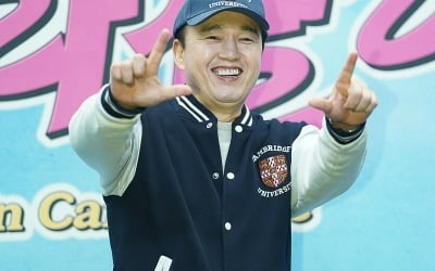 '57세 미혼' 김광규, 늦깎이 대학생됐다…"트라우마 극복 위해 도전" ('샬라샬라')