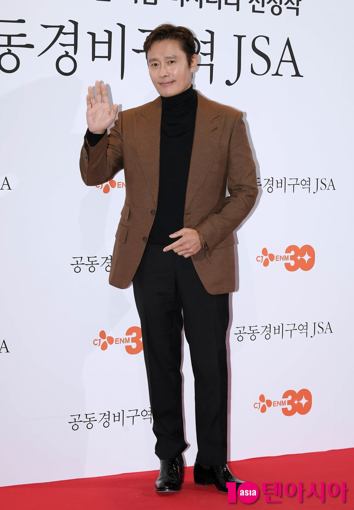 Lee Byung-hun world star full of charm... Sergeant Lee Soo-hyuk returns