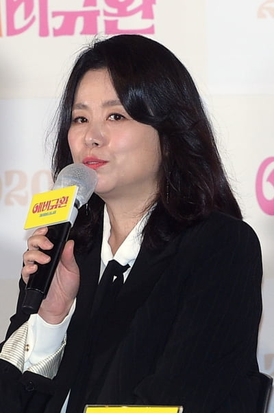 '49세' 장혜진, 18kg 쪘던 이유 있었네…"매일 밤 라면·빵 먹어" ('꼬꼬무')