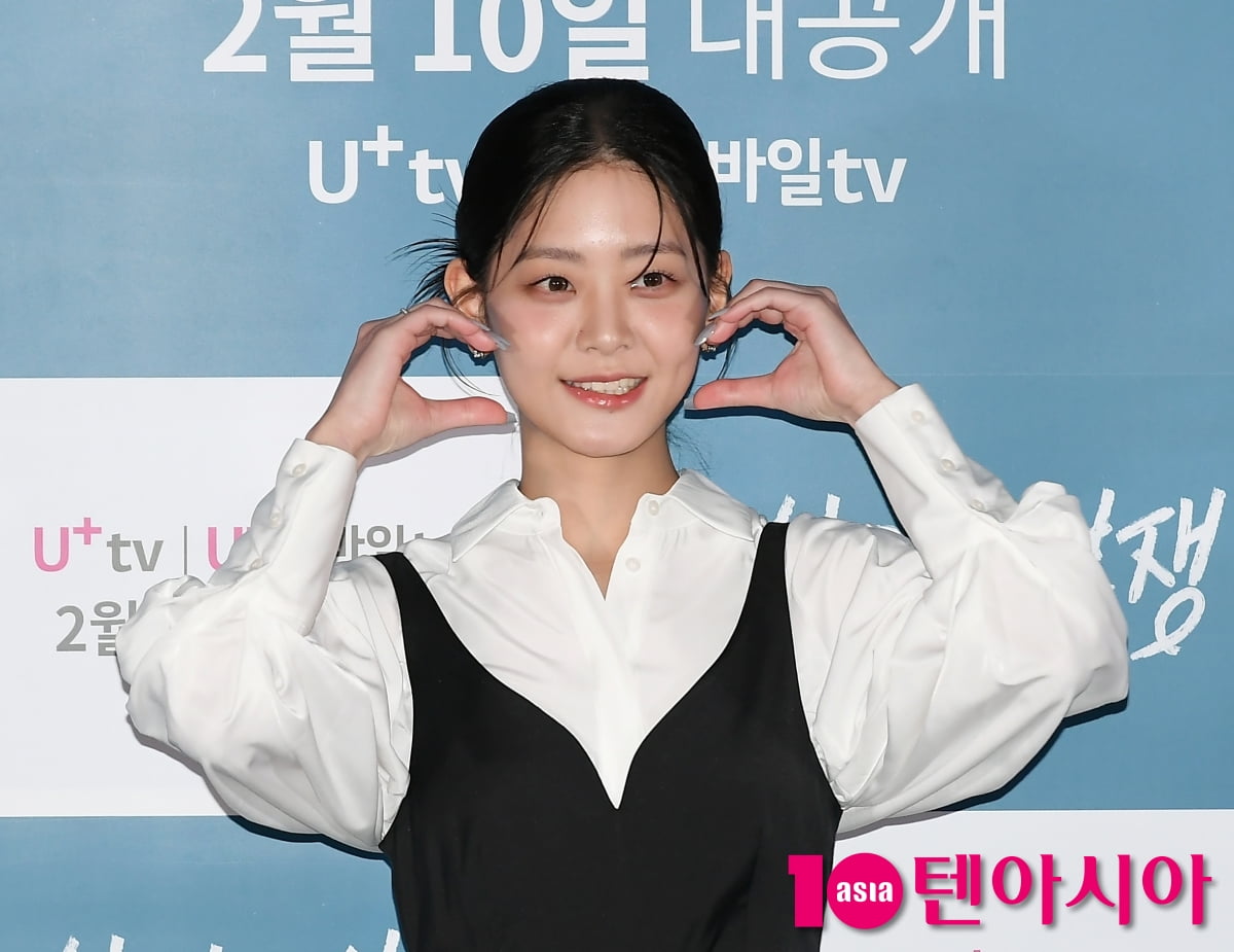 정수빈, 청아한 하트...사랑스러운 분위기[TEN포토+]