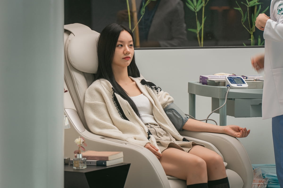 혜리, 금수저 병원장 딸이라더니…클럽서 파격 노출, 핑크머리 '충격' ('선의의경쟁')