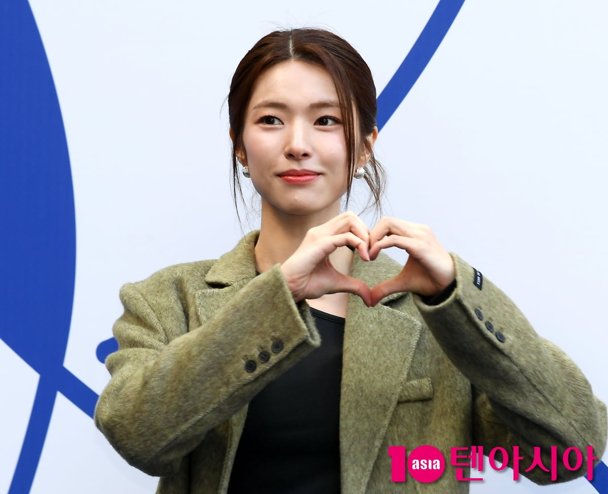 '조폭 간호사' 천장미 하영, 러블리한 하트...돋보이는 11자 복근[TEN포토+]