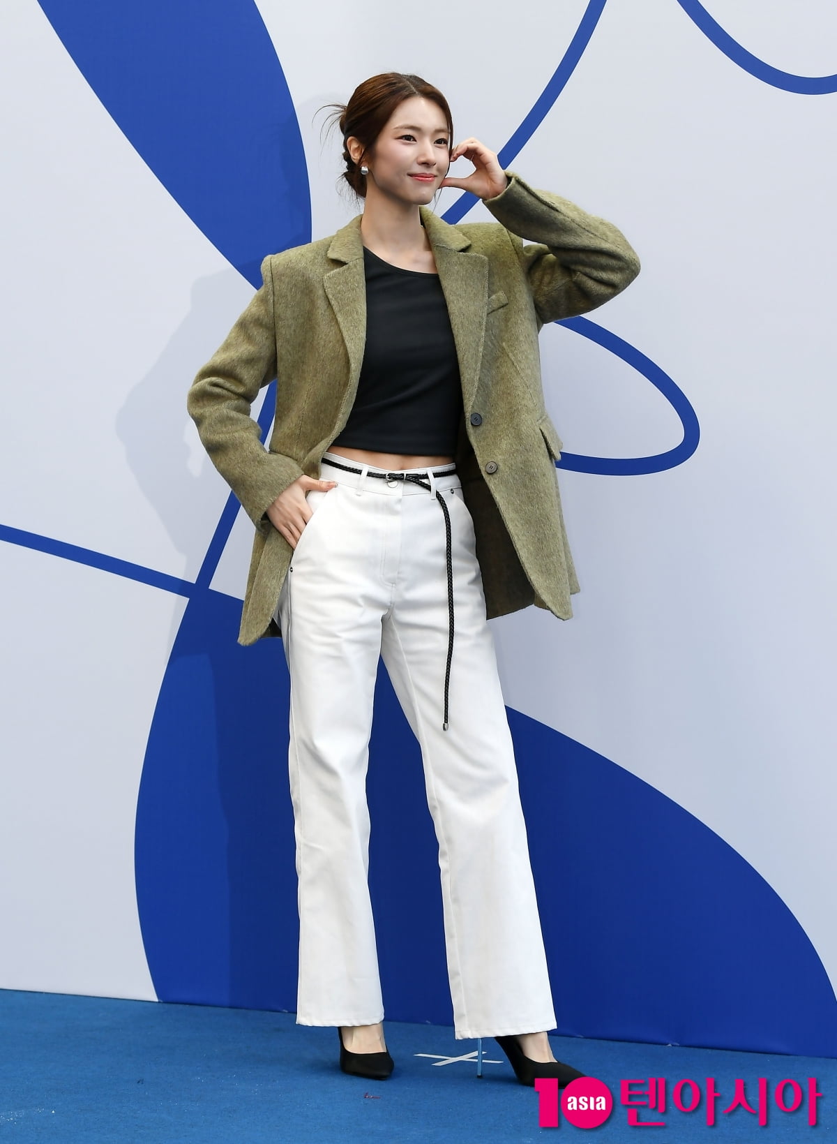 '조폭 간호사' 천장미 하영, 러블리한 하트...돋보이는 11자 복근[TEN포토+]
