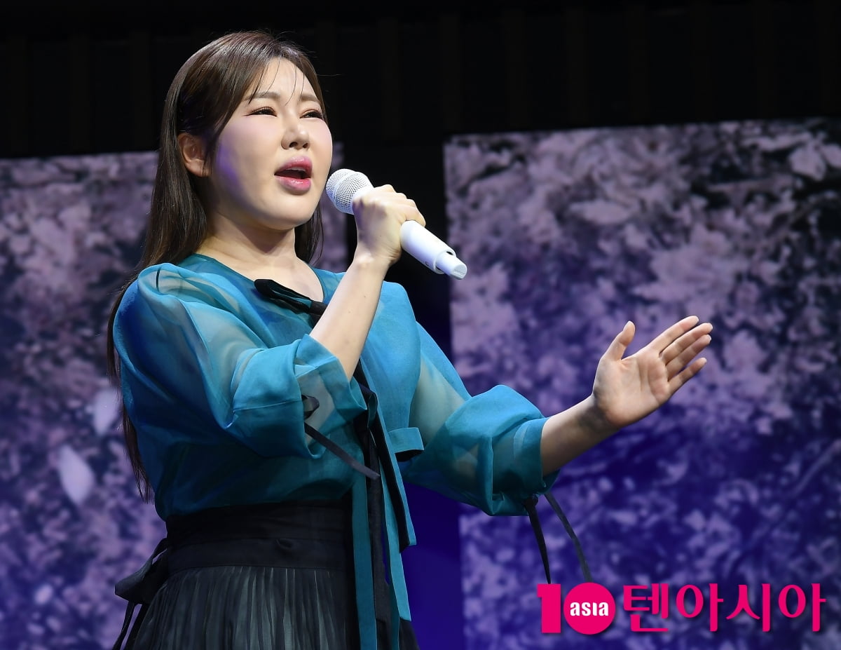 송가인, 가인이어라~...애절한 보이스[TEN포토+]