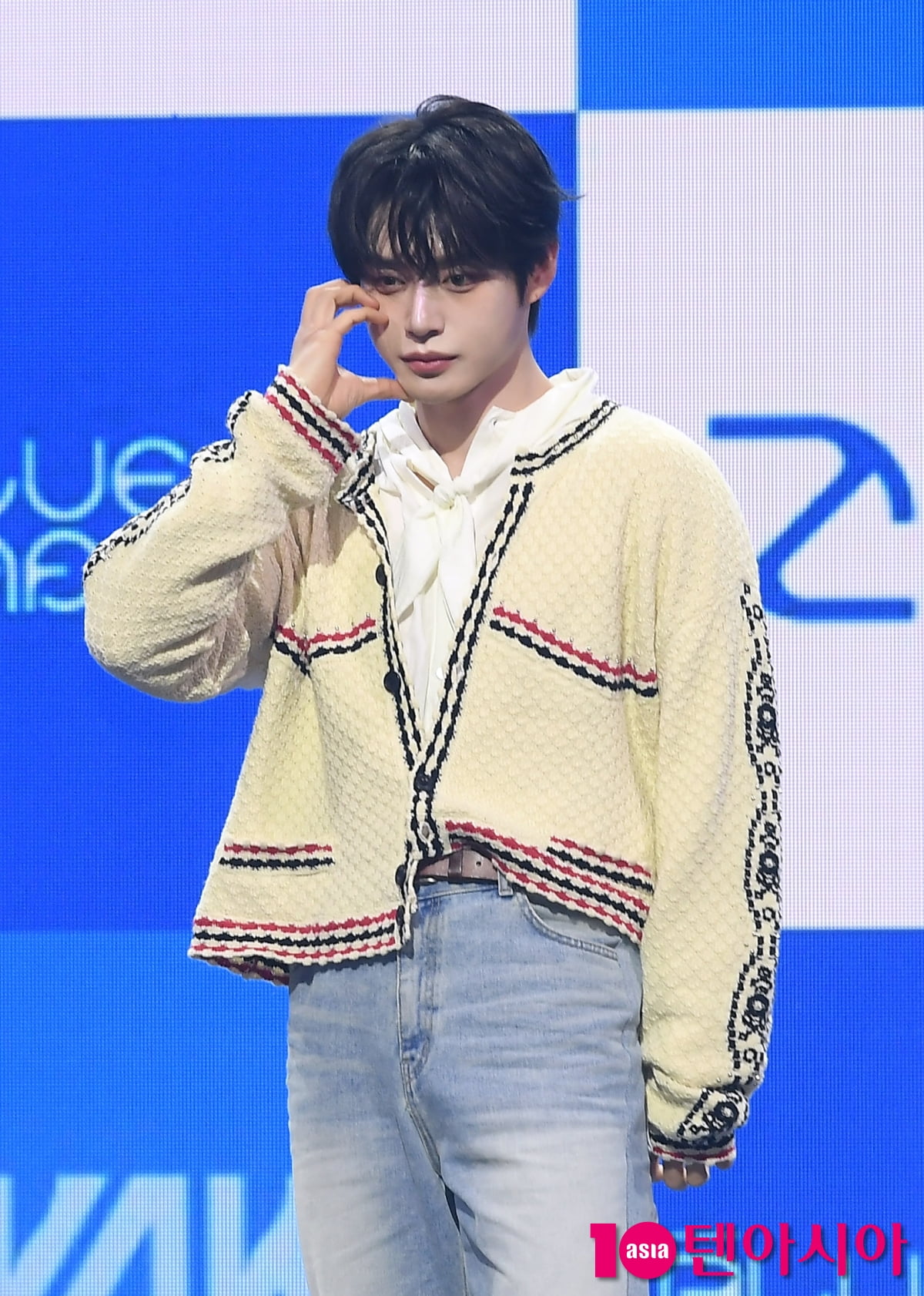 제로베이스원 김지웅, 시크한 맏형[TEN포토+]