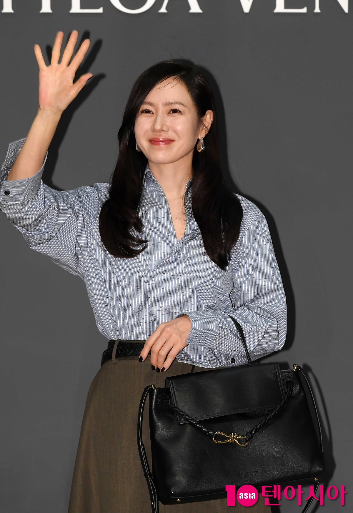 손예진, 아름다운 미소...청청미모에 고혹미까지[TEN포토+]