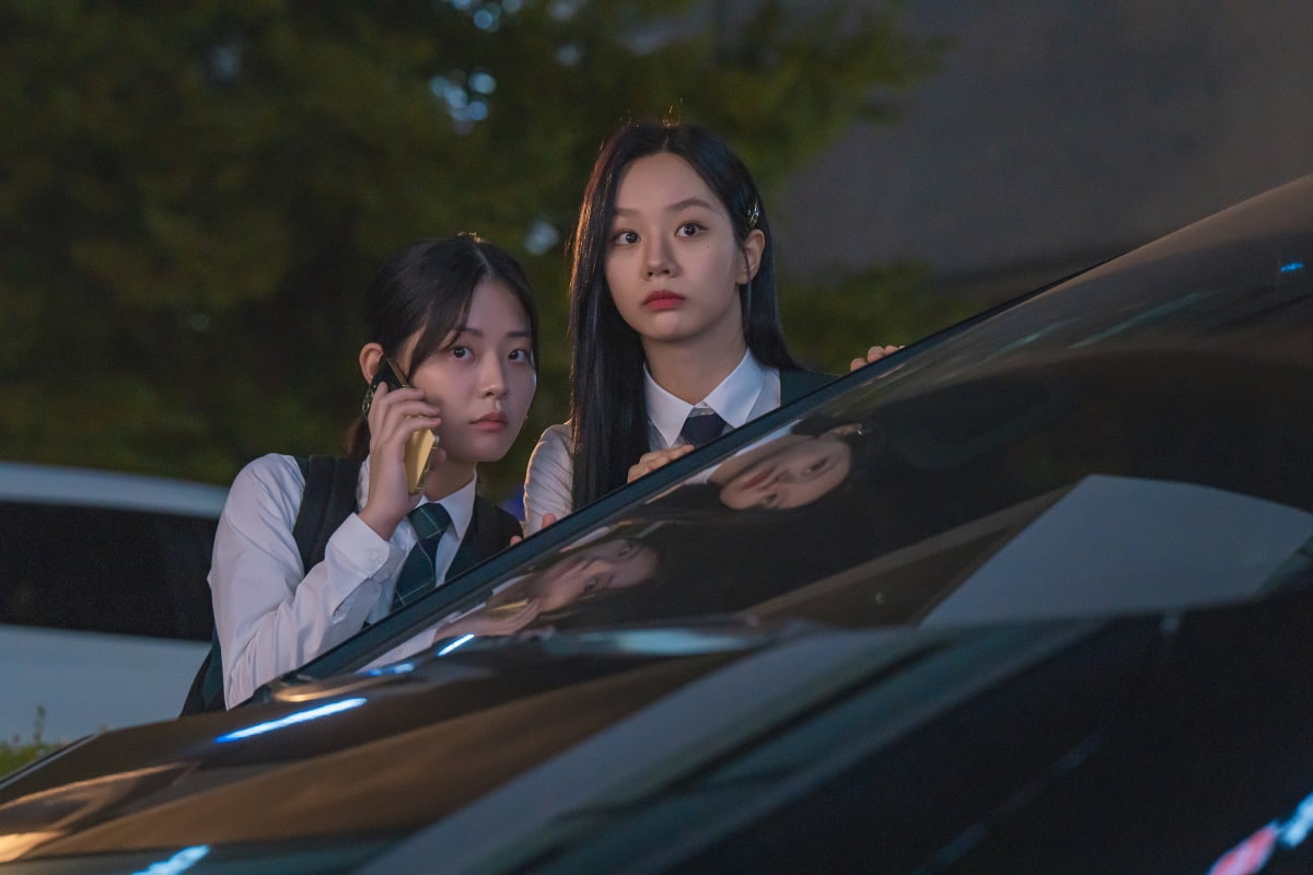 불법 조제약 논란 중…이혜리, '동성 ♥키스 상대'와 협력하기로