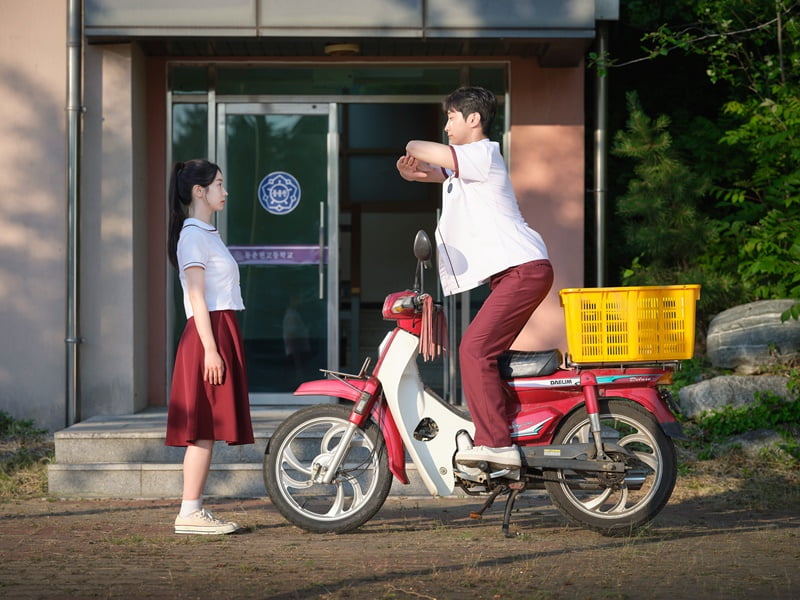 '메신저로 ♥연애' 진영, '첫사랑' 트와이스 다현 두고 동성 키스…"처음"('그시절')[TEN인터뷰]