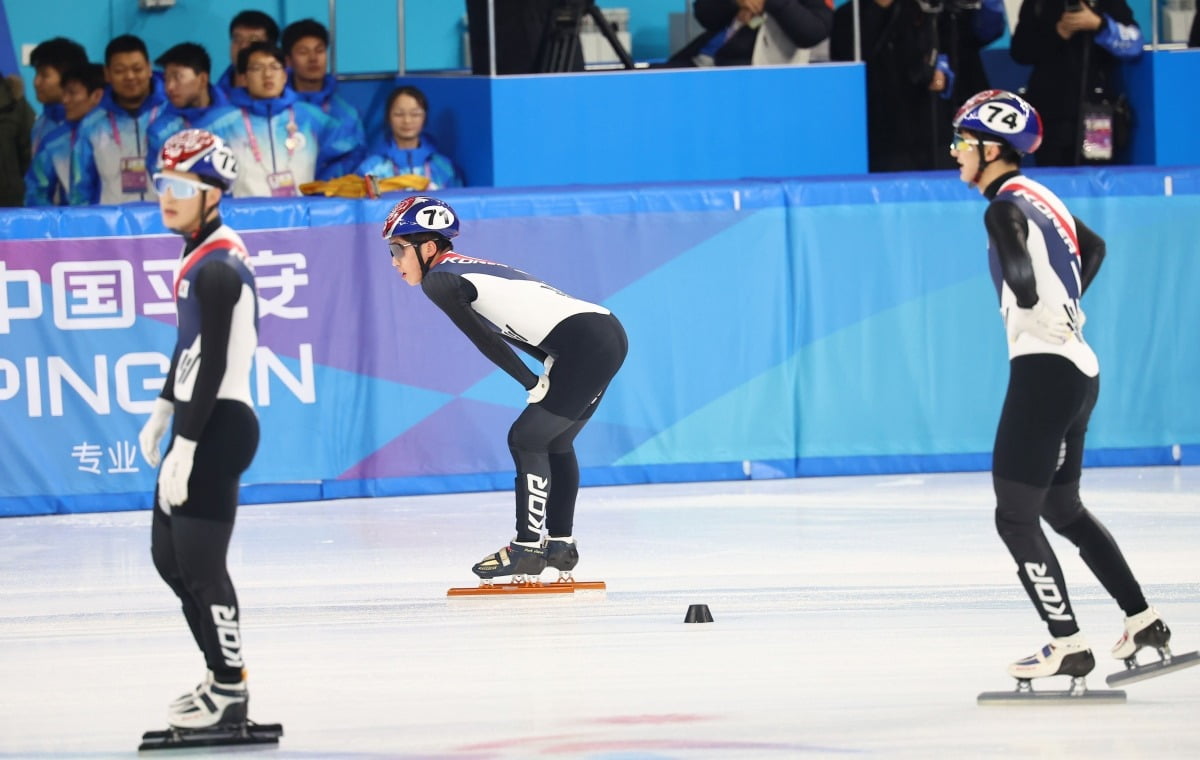 남자 쇼트트랙 5000m 계주 '실격'…中 린샤오쥔과 충돌